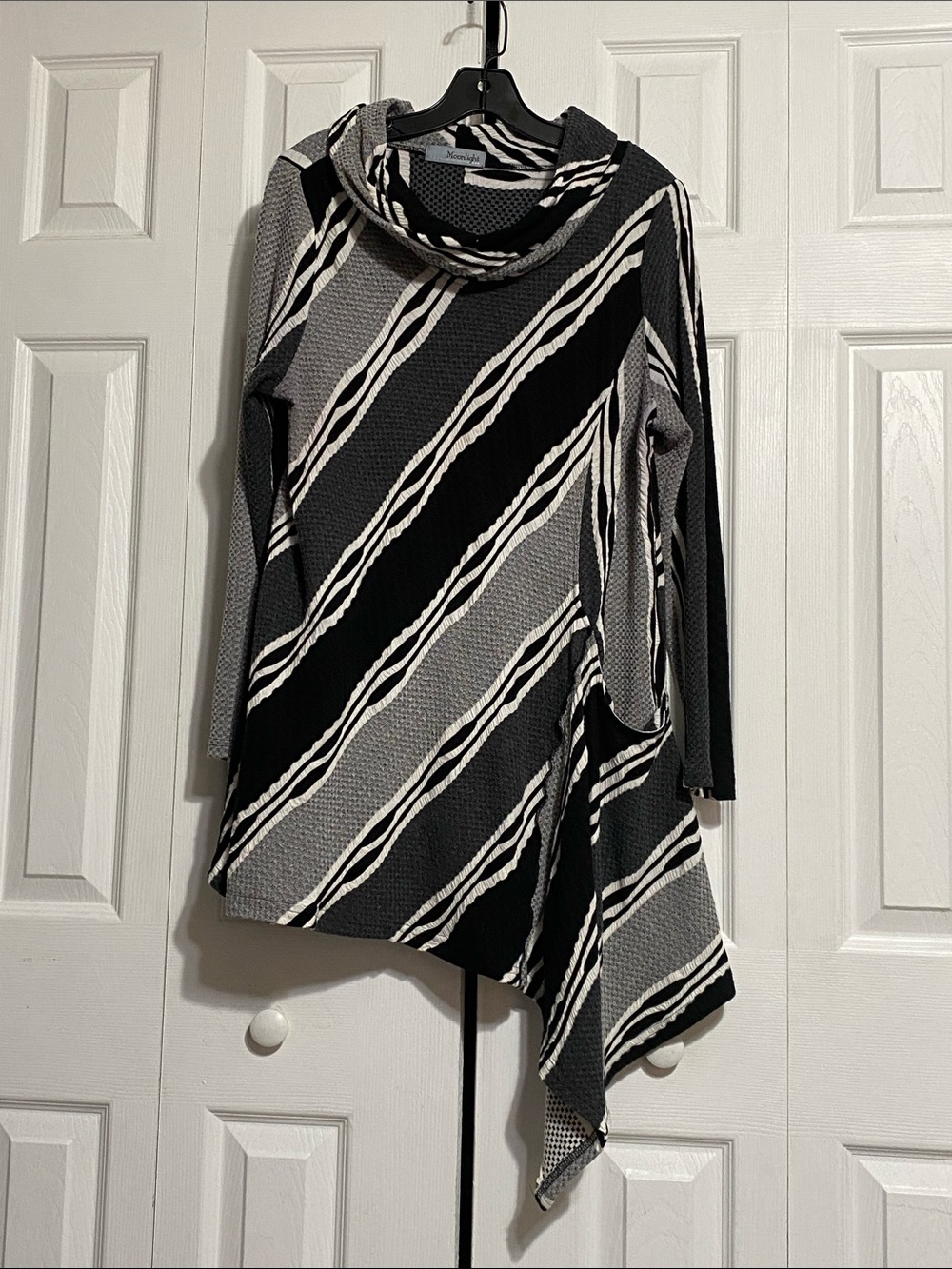 Moonlight by Y & S Black & off White Wearable Art Blouse Shirt Top size LARGE